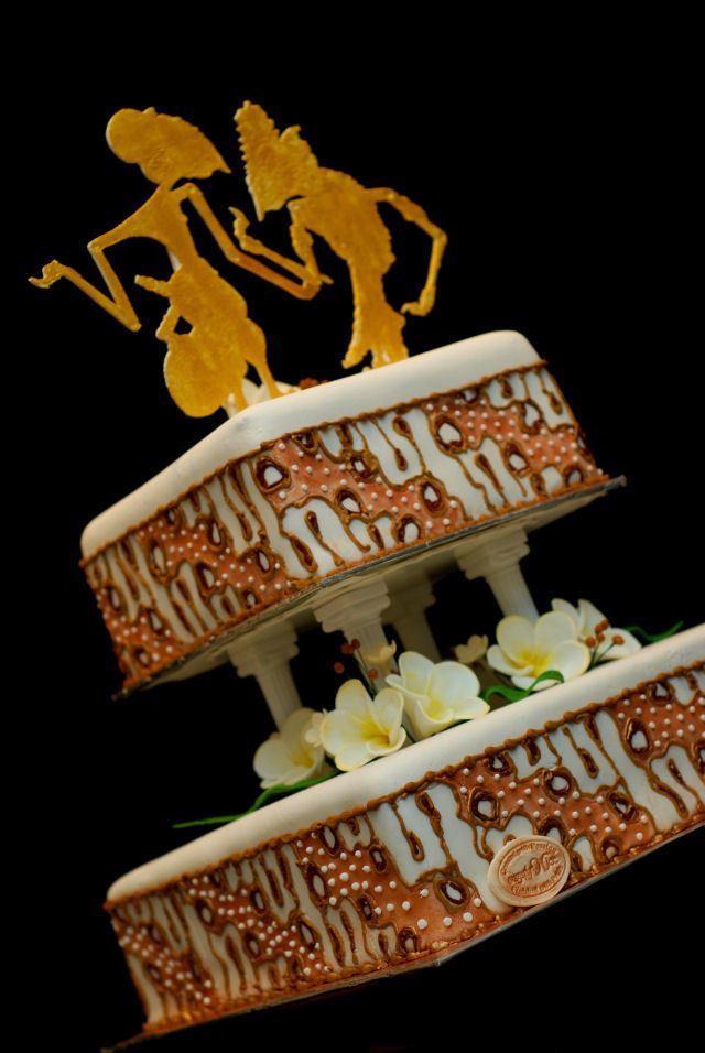 Batik cake httpssmediacacheak0pinimgcomoriginals6d