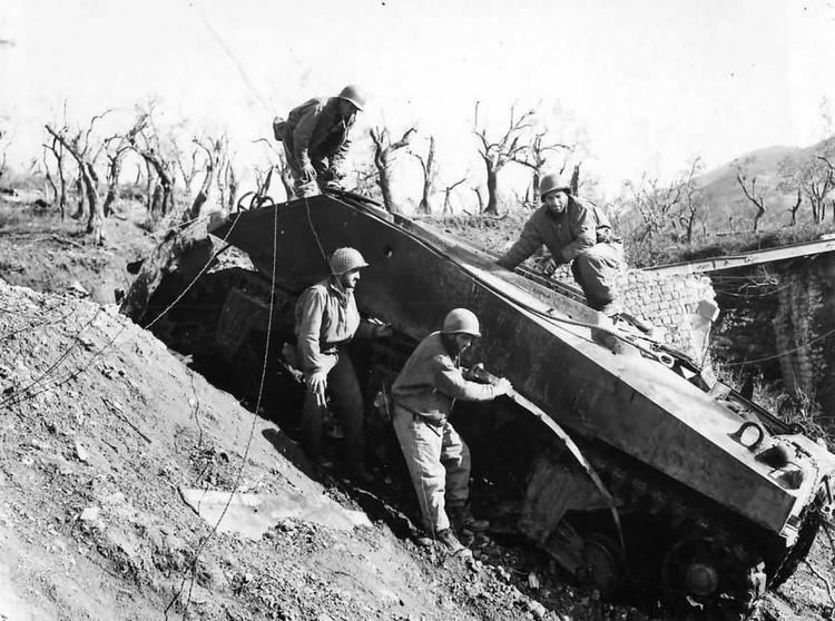 Battle of San Pietro Infine Sherman tanks in Battle of San Pietro Infine 1943 Album on Imgur
