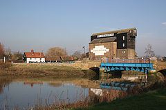 Battlesbridge httpsuploadwikimediaorgwikipediacommonsthu