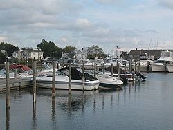 Bay Shore, New York httpsuploadwikimediaorgwikipediacommonsthu