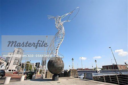 Beacon of Hope (sculpture) Irlande Belfast statue Beacon of hope on the waterfront along