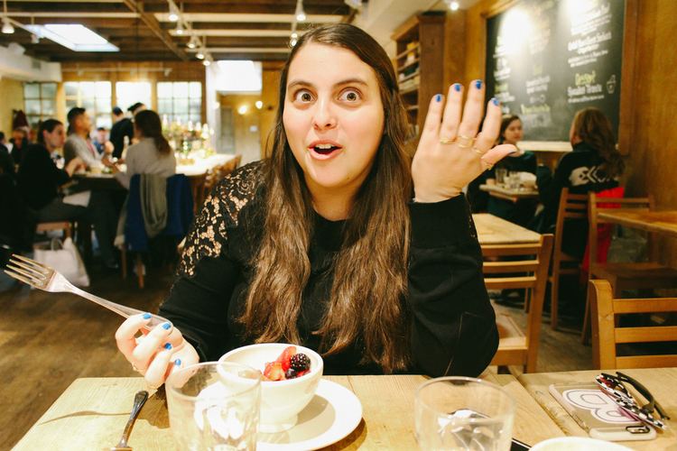 Beanie Feldstein THEY EITHER WANT THE BEAN OR THEY DONT Brunch with Beanie