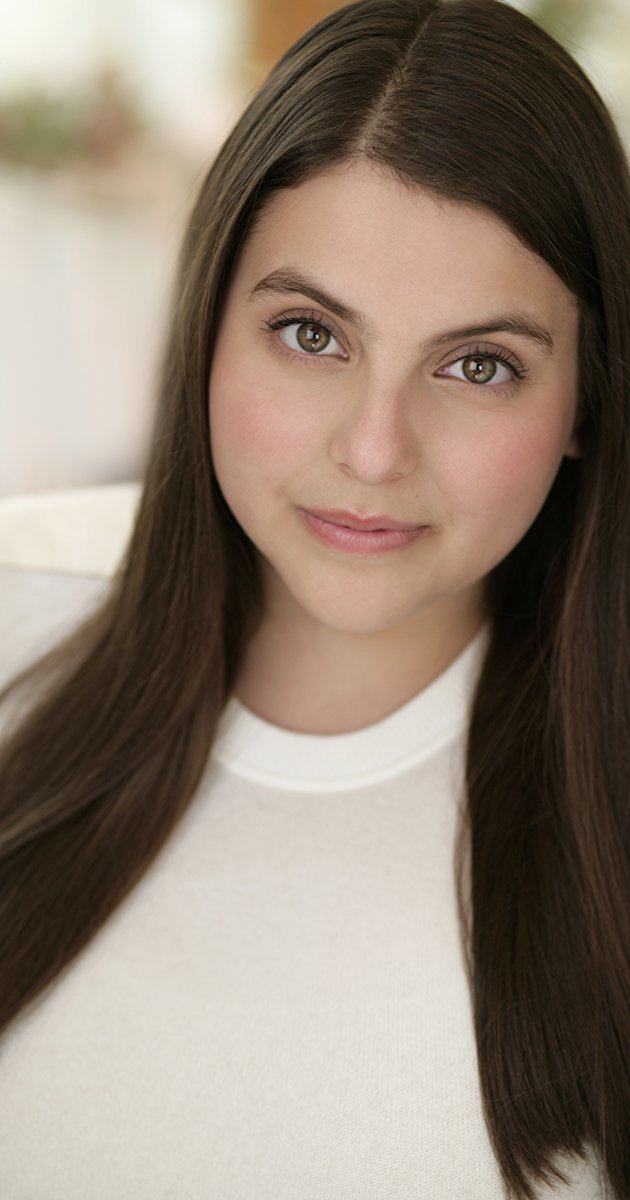 Beanie Feldstein httpsimagesnasslimagesamazoncomimagesMM