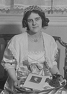 Beatrice Harrison httpsuploadwikimediaorgwikipediacommonsthu