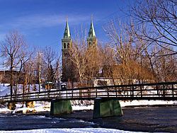 Beauharnois, Quebec httpsuploadwikimediaorgwikipediacommonsthu