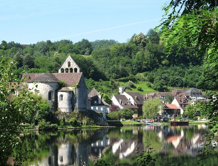 Beaulieu-sur-Dordogne httpsuploadwikimediaorgwikipediacommonsthu