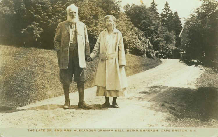 Beinn Bhreagh, Nova Scotia FileThe Late Dr Bell and Mrs Bell on Beinn Bhreaghjpg Wikimedia