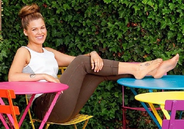 Belle Gibson Belle Gibson lied about having brain cancer to sell more