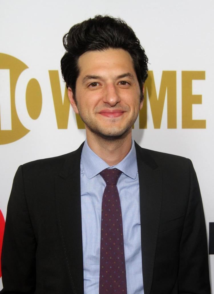 Ben Schwartz New relationship blooms for Gina Rodriguez and Ben Schwartz NY