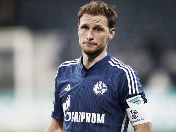 Benedikt Höwedes Benedikt Hwedes set to stay at Schalke VAVELcom