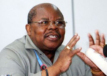 Benjamin Mkapa Mkapa hands over 50 health workers houses