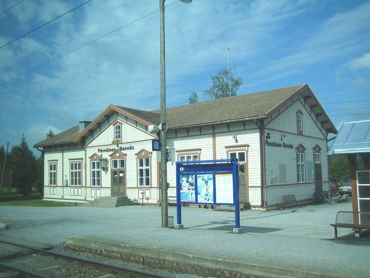 Bennäs railway station