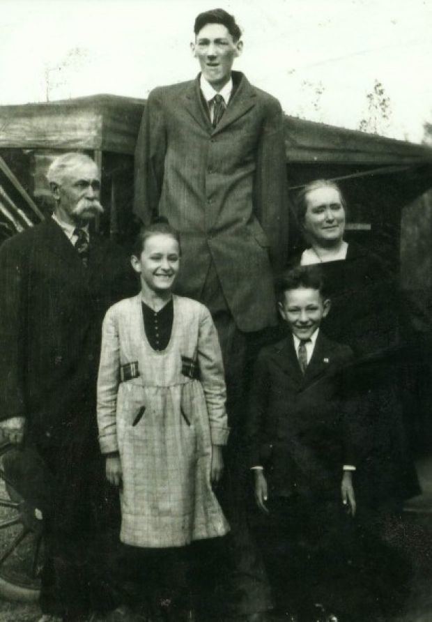 Bernard Coyne (giant) Bernard Coyne The tallest man Giant of the world Iowa