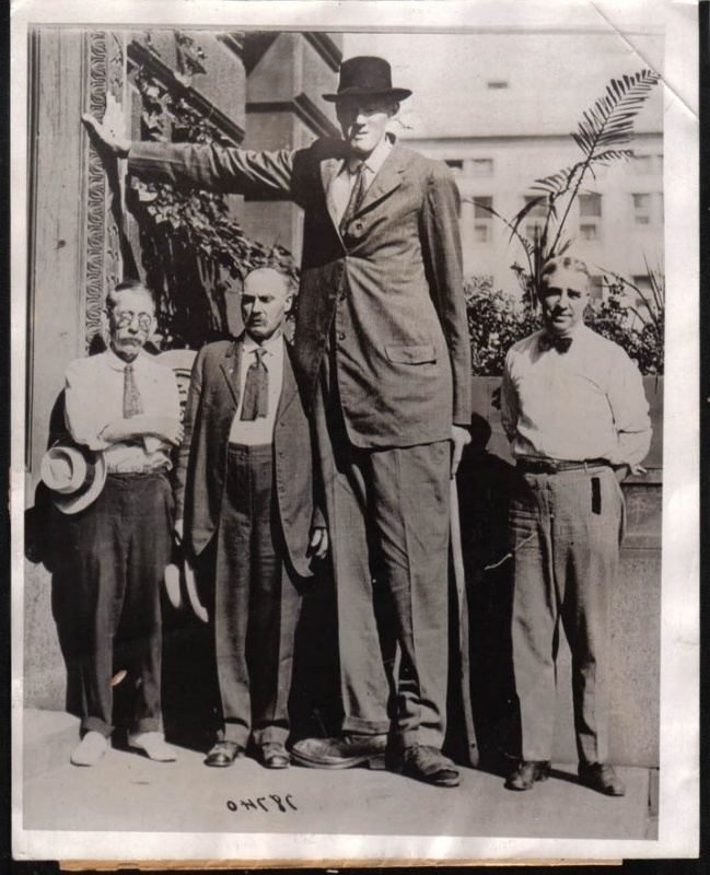 Bernard Coyne (giant) Bernard Coyne GIGANTES EN EL PER Y EL MUNDO Pinterest Tall