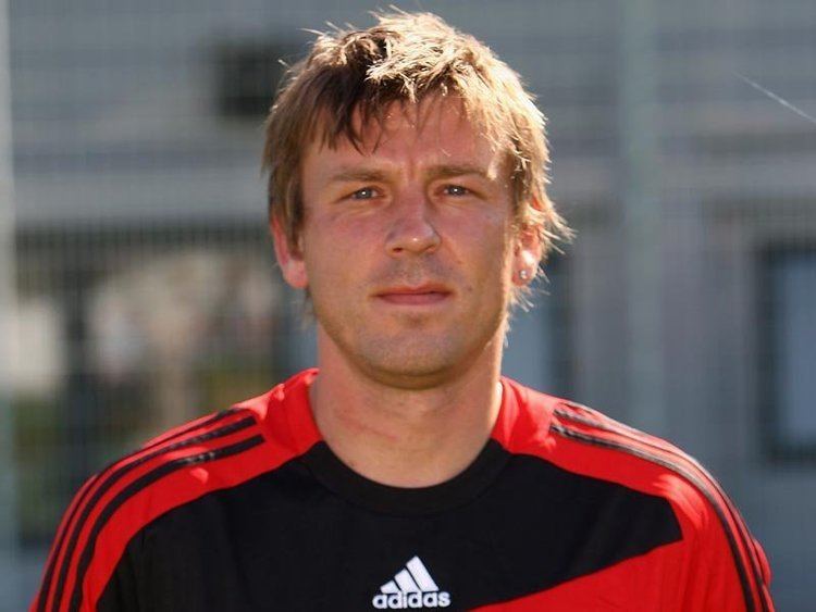 Bernd Schneider (footballer) e2365dmcom0810800x600BerndSchneider1267360