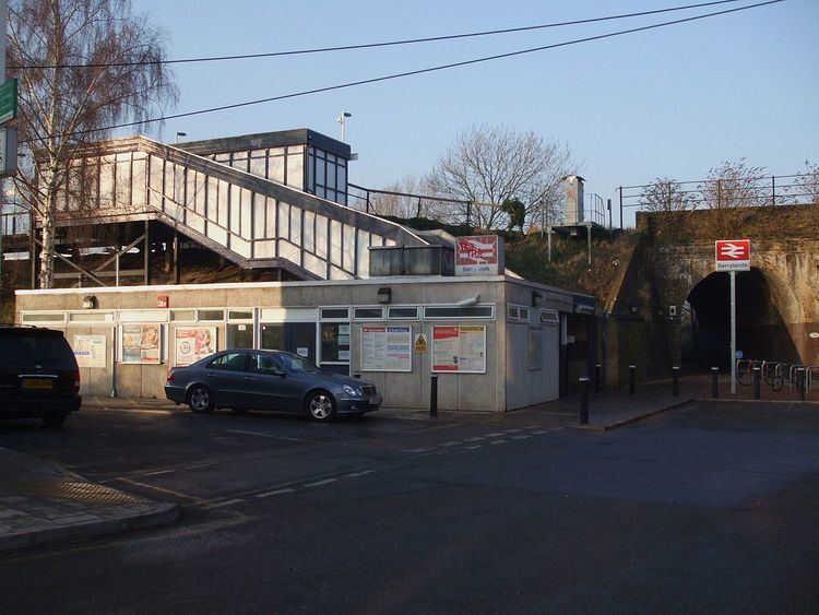 Berrylands railway station