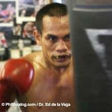 Bert Batawang philboxingcomnewspixbatawangatwildcard07082