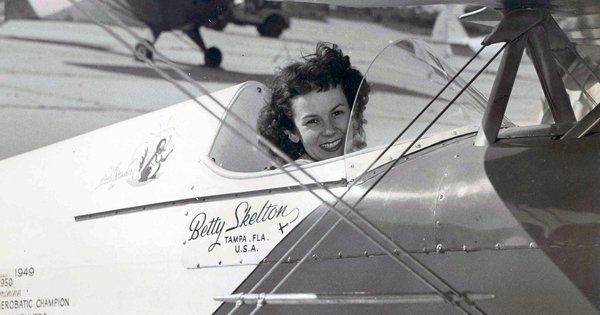 Betty Skelton Erde Betty Skelton Air and Land Daredevil Dies at 85 The