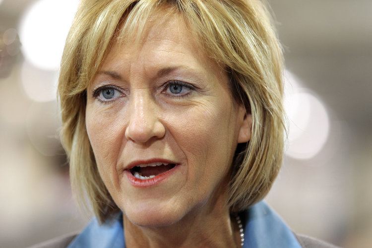 Betty Sutton Battle Washington39s failings by putting solutions before