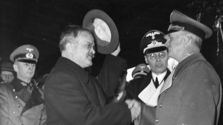 Between Hitler and Stalin The pact between Hitler and Stalin that paved the way for World War