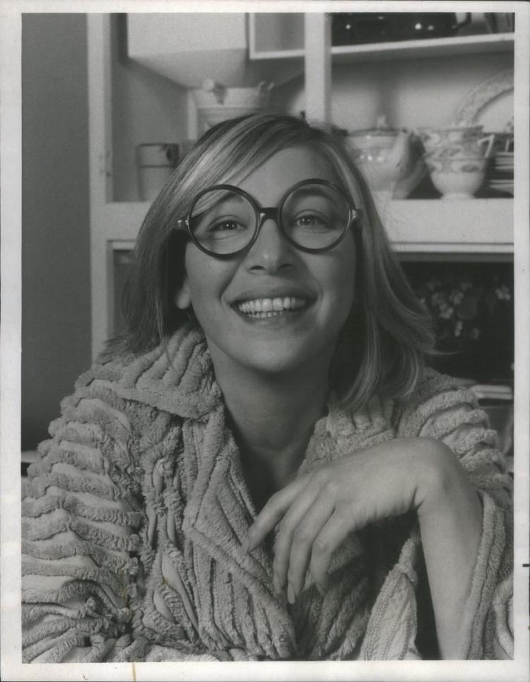 Beverly Sanders 1973 Press PhotoBeverly SandersLotsa Luck Sitcoms