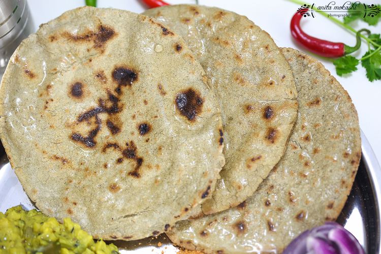 Bhakri Pithla Bhakri Thecha Recipe Crave Cook Click