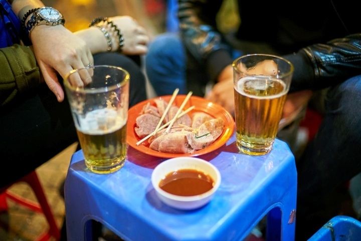 Bia hơi Bia hoi Corner beer in Old Quarter Hanoi Map Hanoi weather 2017