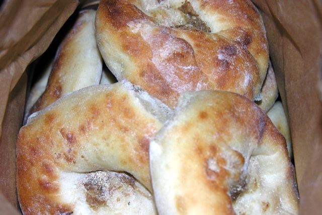 Bialy (pastry) Bialy pastry Wikipedia