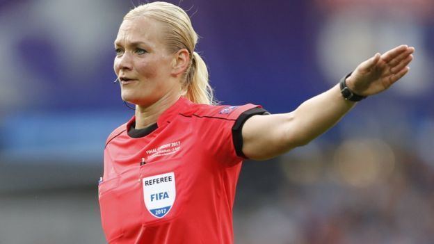 Bibiana Steinhaus Meet Bibiana Steinhaus Bundesligas first female ref CBBC Newsround