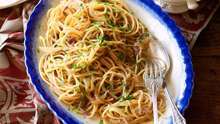 Bigoli in salsa Wholewheat spaghetti in white wine and anchovy sauce bigoli in