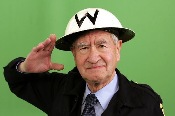 Bill Pertwee Bill Pertwee dead aged 86 Light goes out as Dad39s Army39s