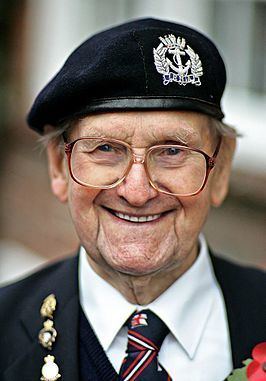 Bill Stone (Royal Navy sailor) httpsuploadwikimediaorgwikipediacommonsthu