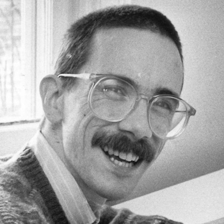 Bill Watterson httpswwwbiographycomimagetshareMTE4MDAzN