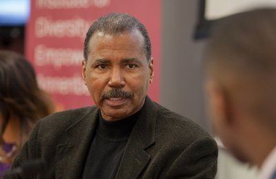 Bill Whitaker (journalist) Master of Journalism USC Annenberg School for Communication and