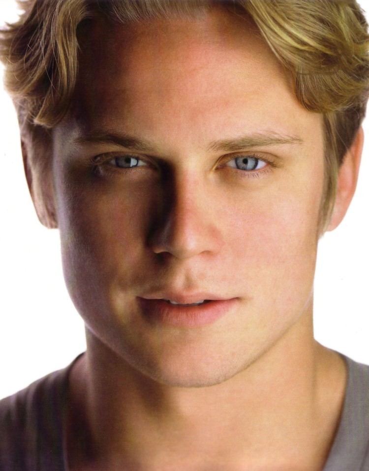 Billy Magnussen Cast Surviving Family