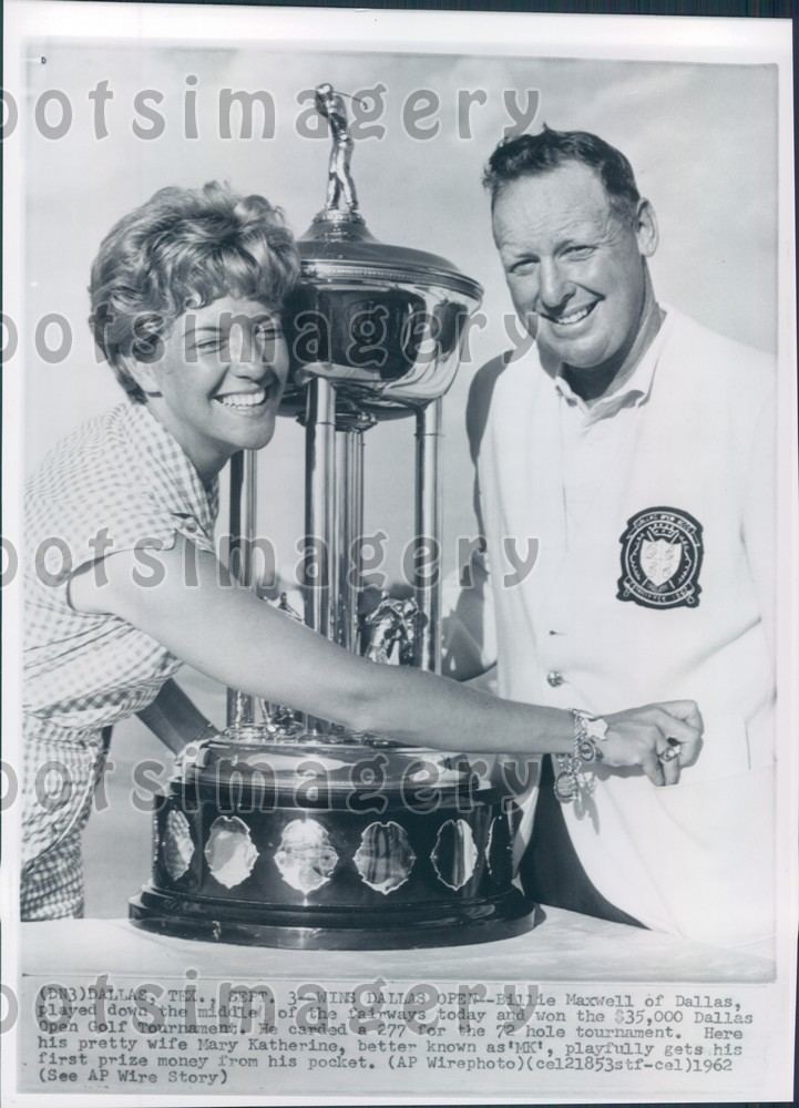 Billy Maxwell 1962 Golfer Billy Maxwell With Wife Katherine Wins Trophy Press