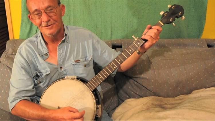 Billy Redden playing his a Banjo instrument