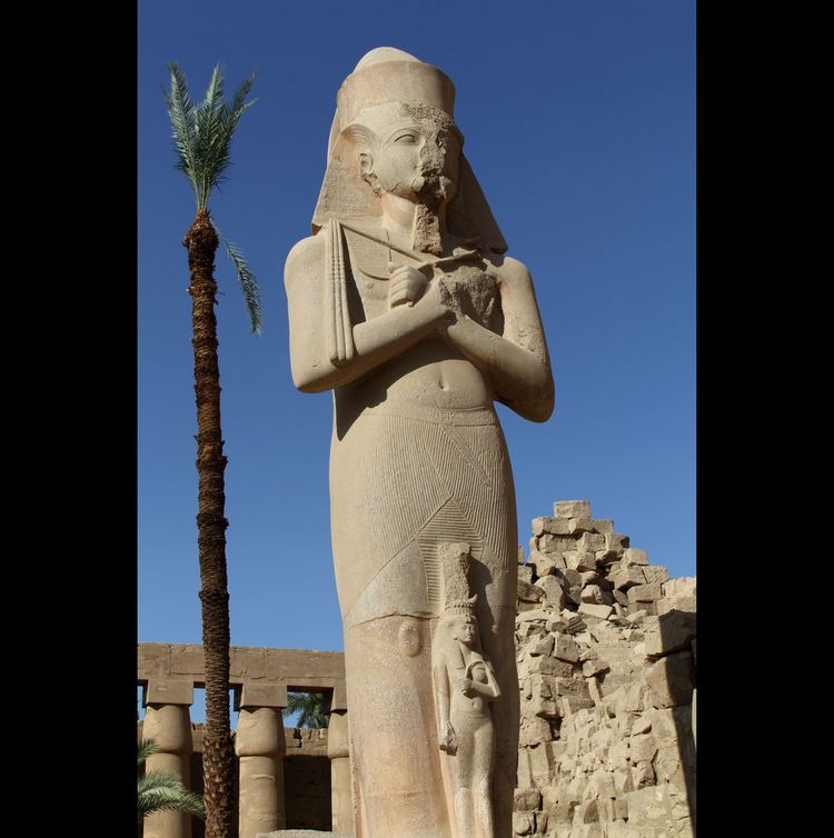 Bintanath Statue of Ramses II with his daughter princess Bintanath Flickr