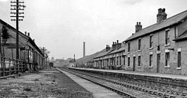 Birdwell & Hoyland Common railway station httpsuploadwikimediaorgwikipediacommonsthu