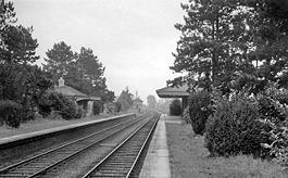 Bishops Cleeve railway station httpsuploadwikimediaorgwikipediacommonsthu