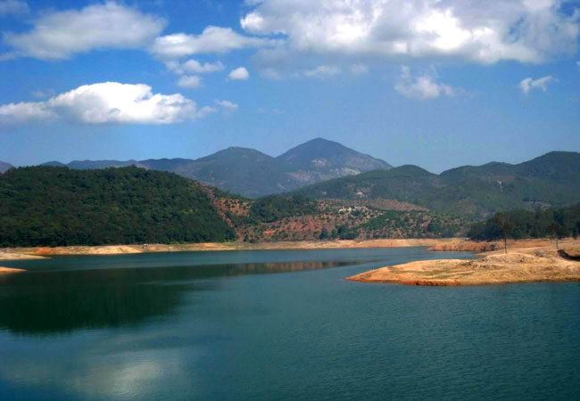 Bita Lake wwwchinafacttourscomimagesyunnanbitalakebit
