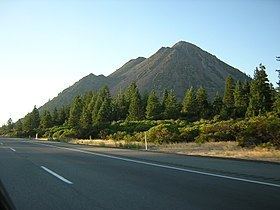 Black Butte (Siskiyou County, California) httpsuploadwikimediaorgwikipediacommonsthu