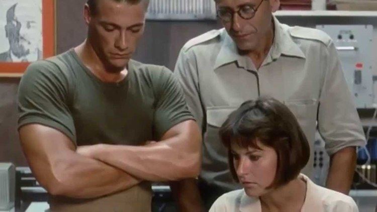 Black Eagle (1988 film) Van Damme fights BLACK EAGLE 1988 HD YouTube