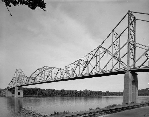 Black Hawk Bridge Black Hawk Bridge Lansing 1931 Structurae