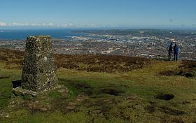 Black Mountain (Belfast) httpsuploadwikimediaorgwikipediacommonsthu
