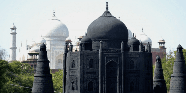 An image representation of Shah Jahan's intention to build his own tomb to be of a similar design to the Taj but in black marble, in a garden on the opposite side of the Yamuna river, and connected to the tomb of his consort by a bridge.