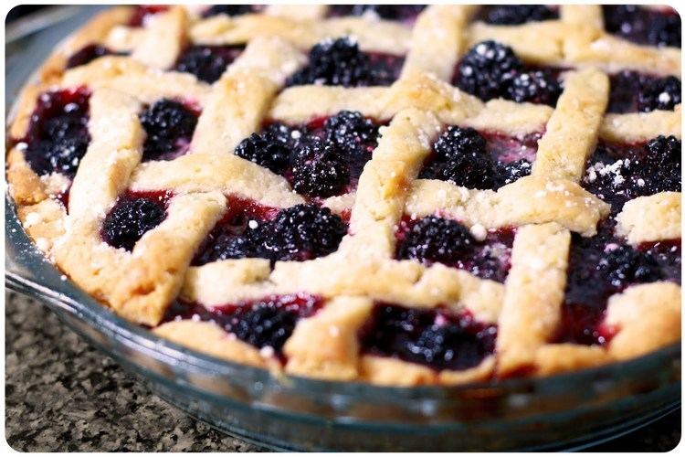 Blackberry pie HOW TO MAKE SUMMER BLACKBERRY PIE RECIPE July 26 2015