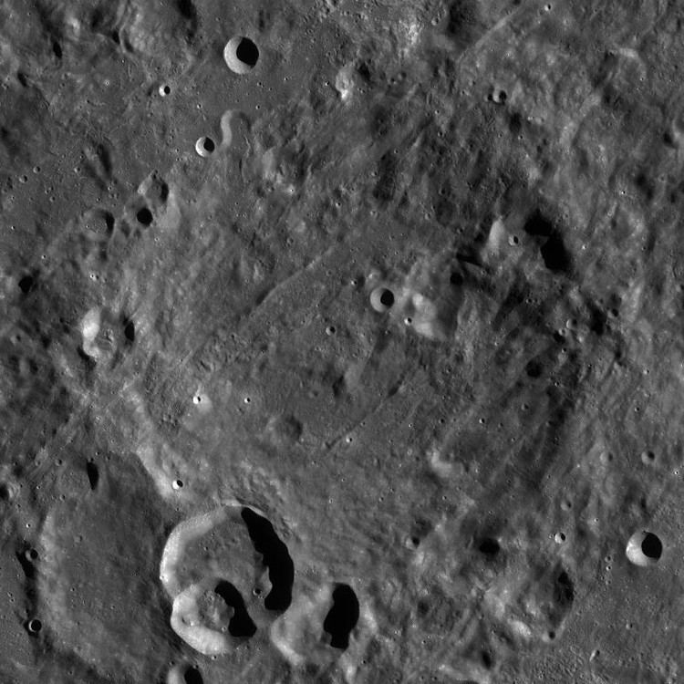 Blackett (crater)