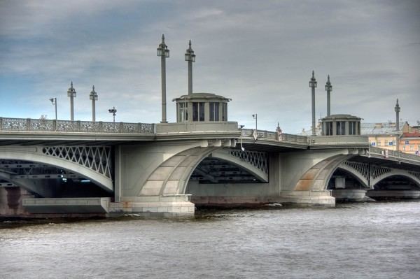 Blagoveshchensky Bridge httpsfiles1structuraedefilesphotos2510san