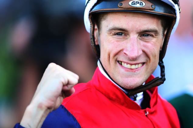 Blake Shinn Jockey39s pants fall off in race moons spectators Down